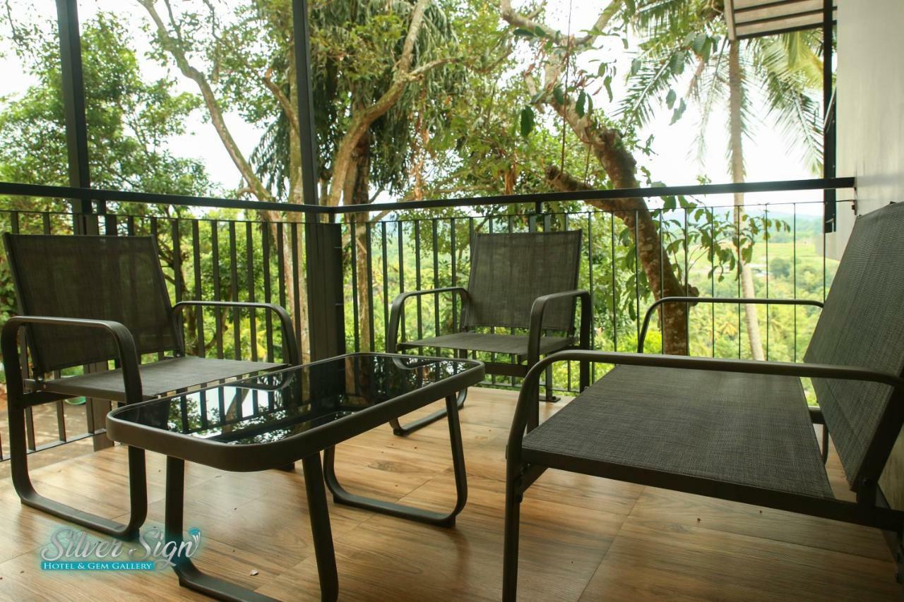 Silver Sign Hotel Katugastota ภายนอก รูปภาพ