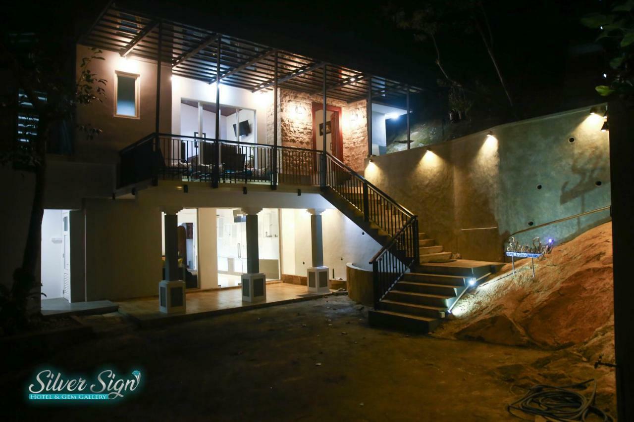 Silver Sign Hotel Katugastota ภายนอก รูปภาพ