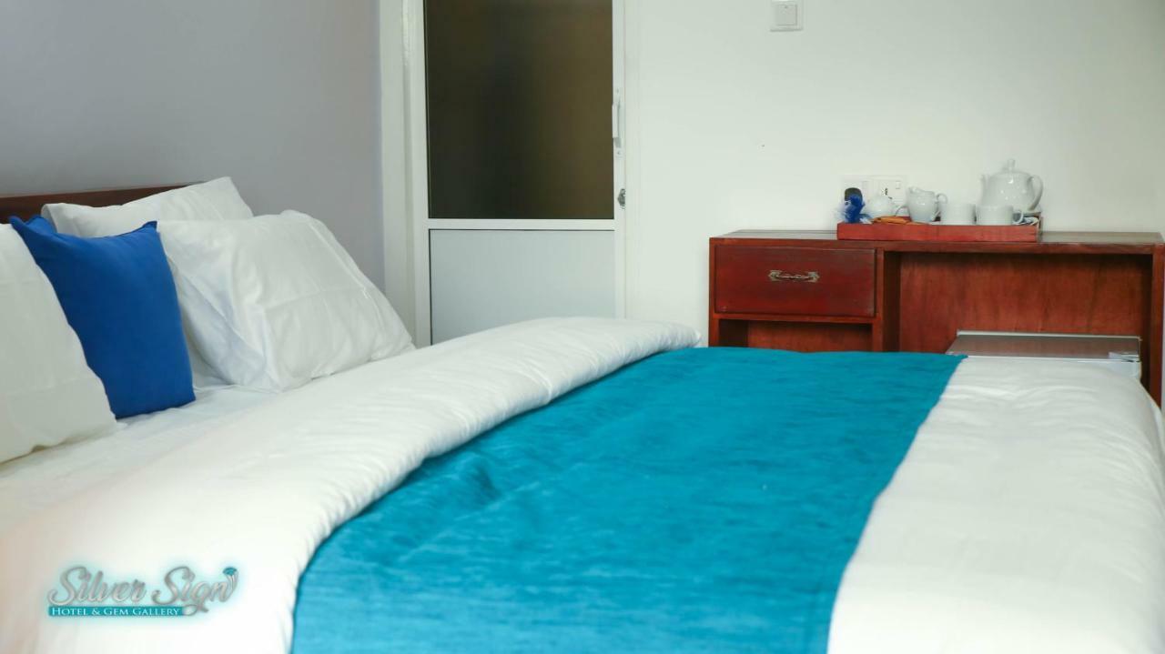 Silver Sign Hotel Katugastota ภายนอก รูปภาพ