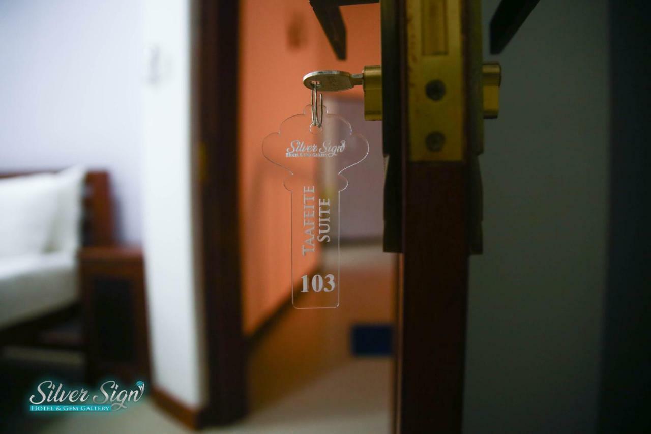 Silver Sign Hotel Katugastota ภายนอก รูปภาพ