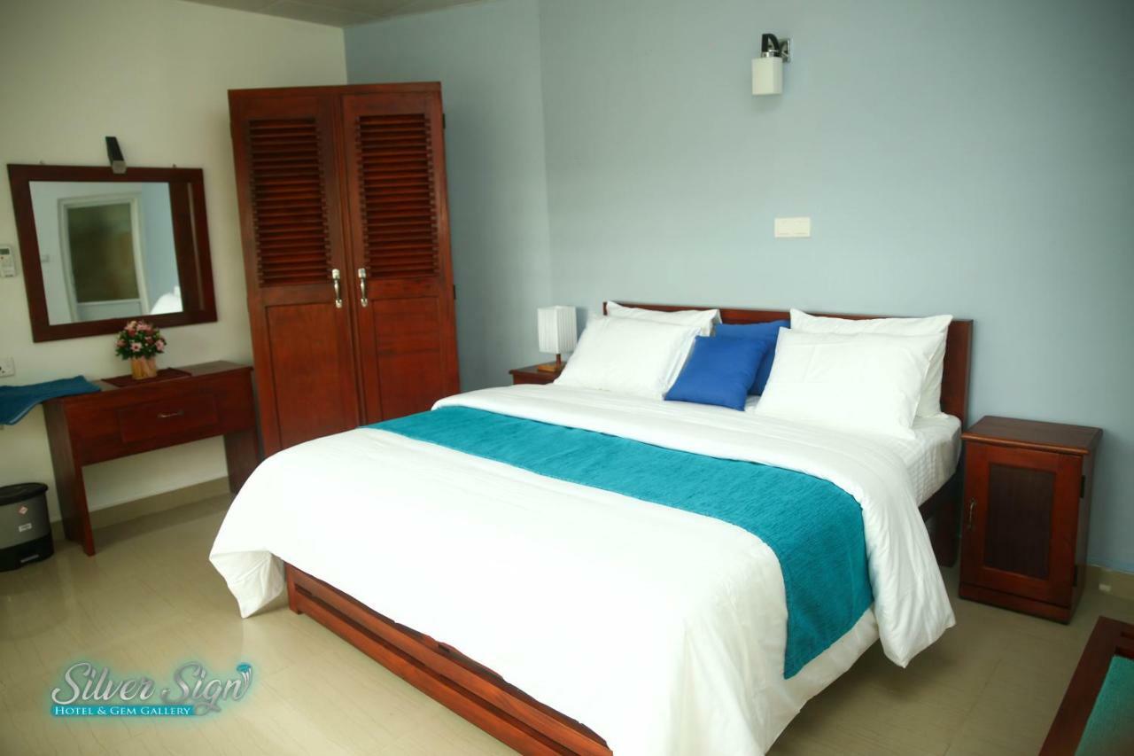 Silver Sign Hotel Katugastota ภายนอก รูปภาพ