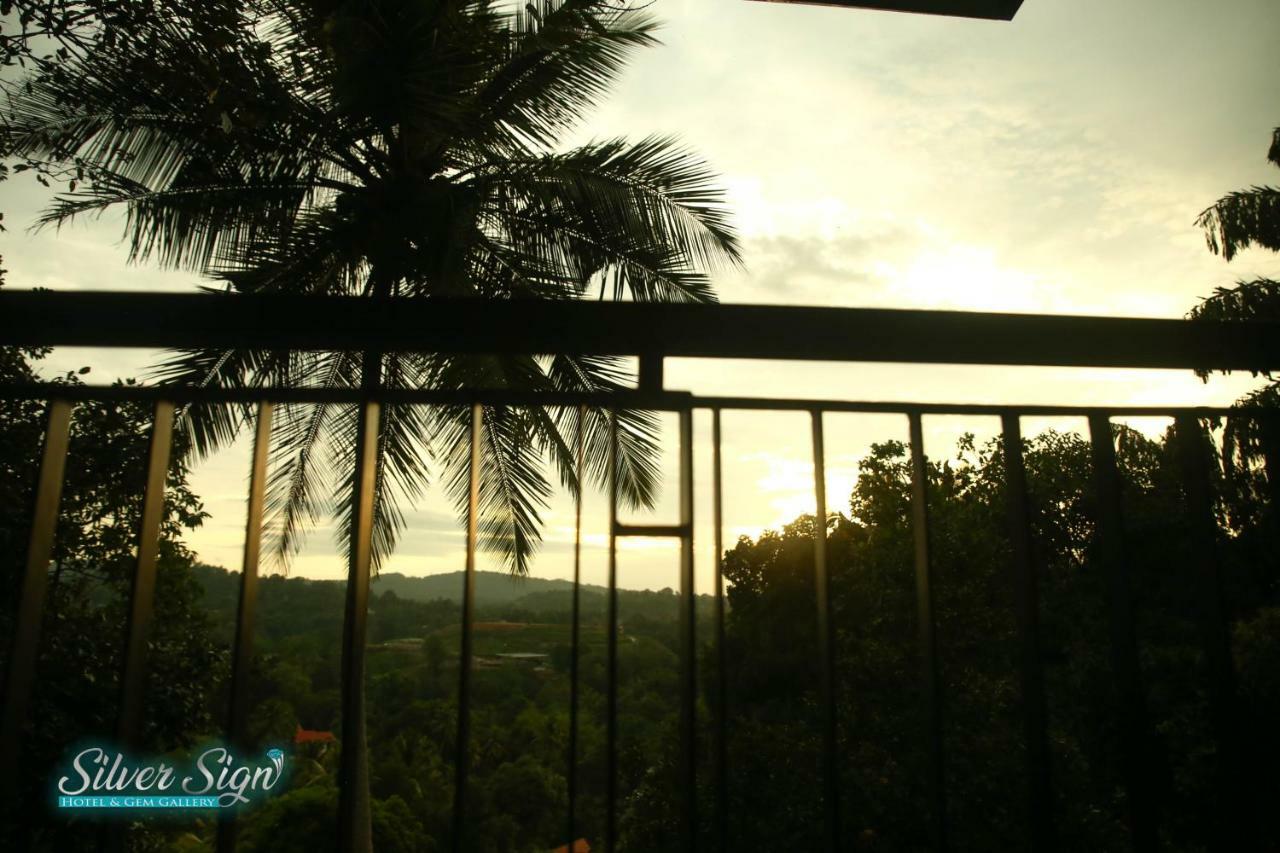Silver Sign Hotel Katugastota ภายนอก รูปภาพ