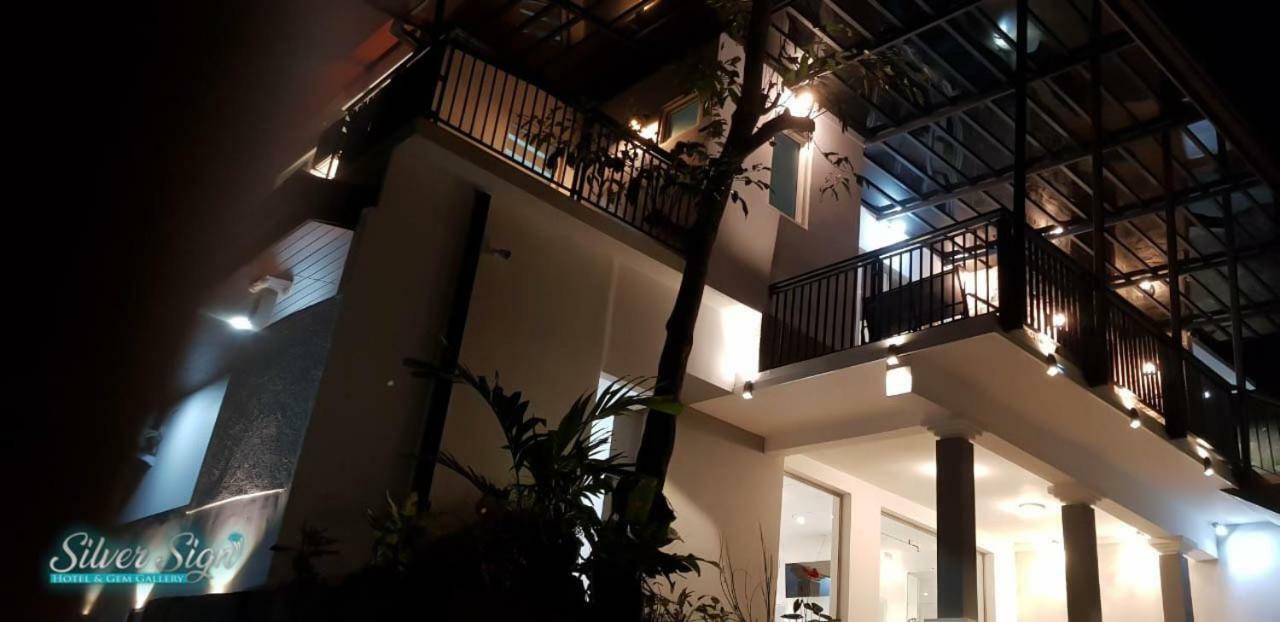 Silver Sign Hotel Katugastota ภายนอก รูปภาพ