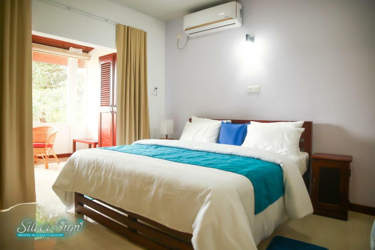 Silver Sign Hotel Katugastota ภายนอก รูปภาพ