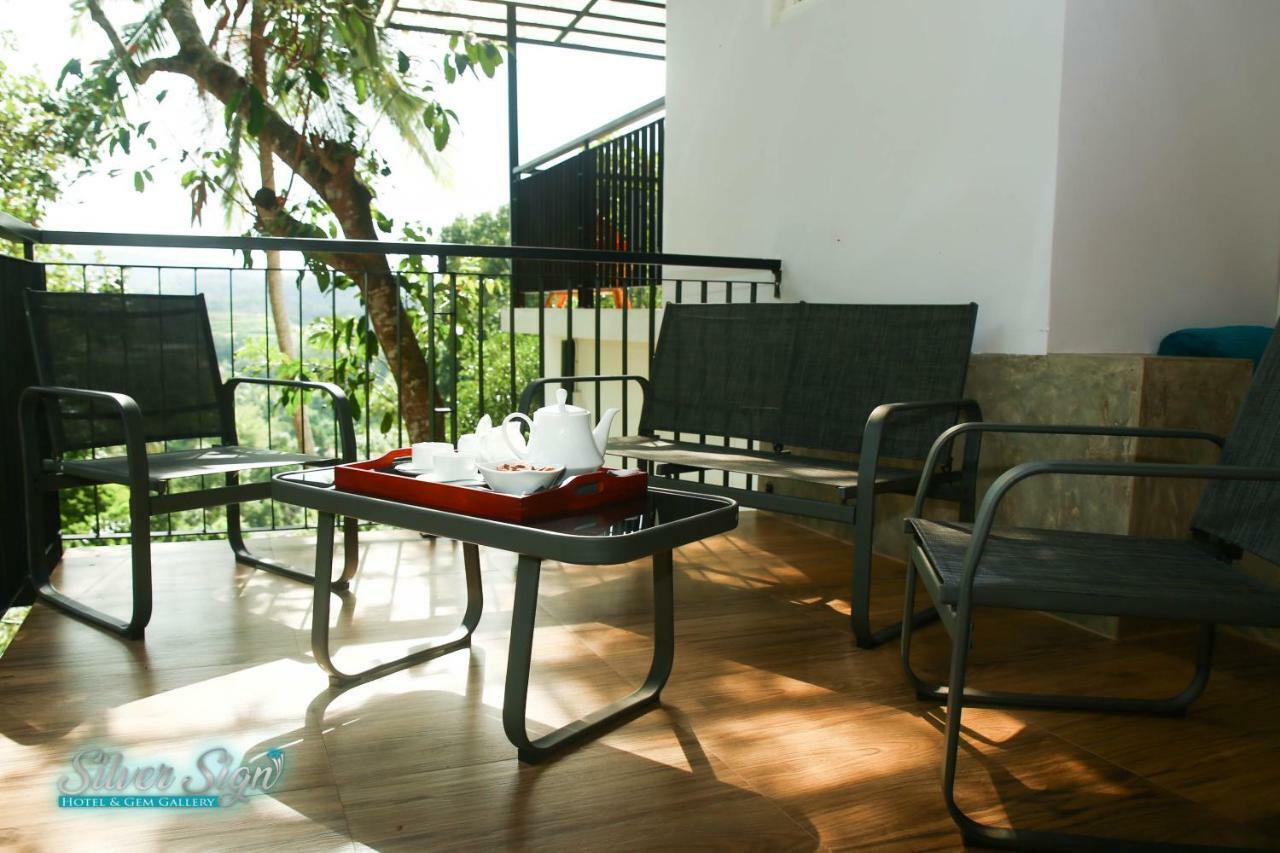 Silver Sign Hotel Katugastota ภายนอก รูปภาพ