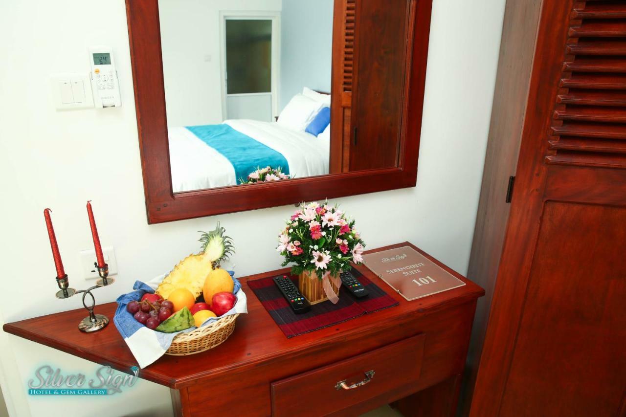 Silver Sign Hotel Katugastota ภายนอก รูปภาพ